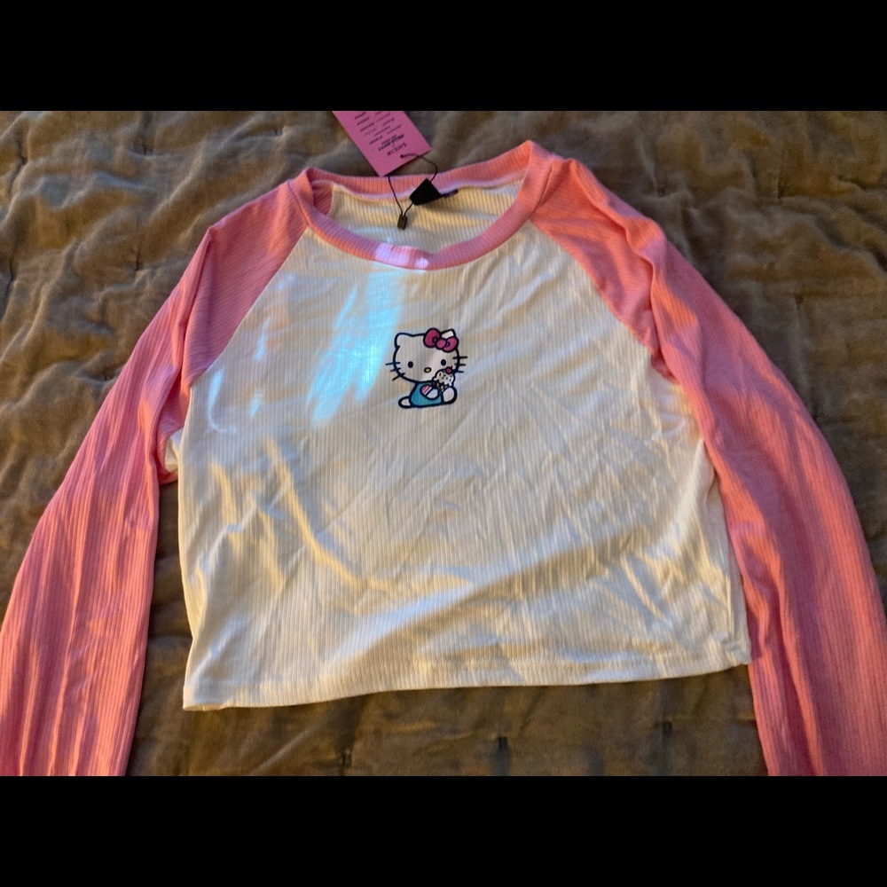 Hello kitty crop too long sleeve